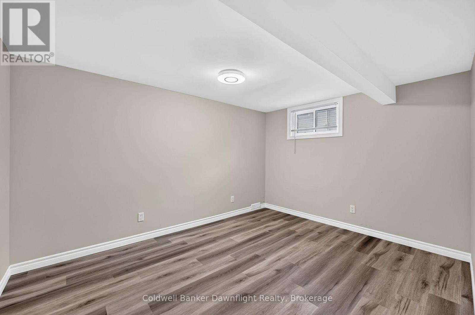 154 RICHMOND STREET - Image 32