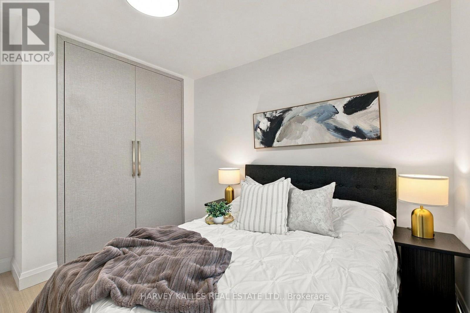 547 MELROSE AVENUE - 21