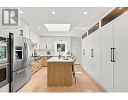 547 Melrose Avenue, Toronto, ON M5M2A4 Photo 12