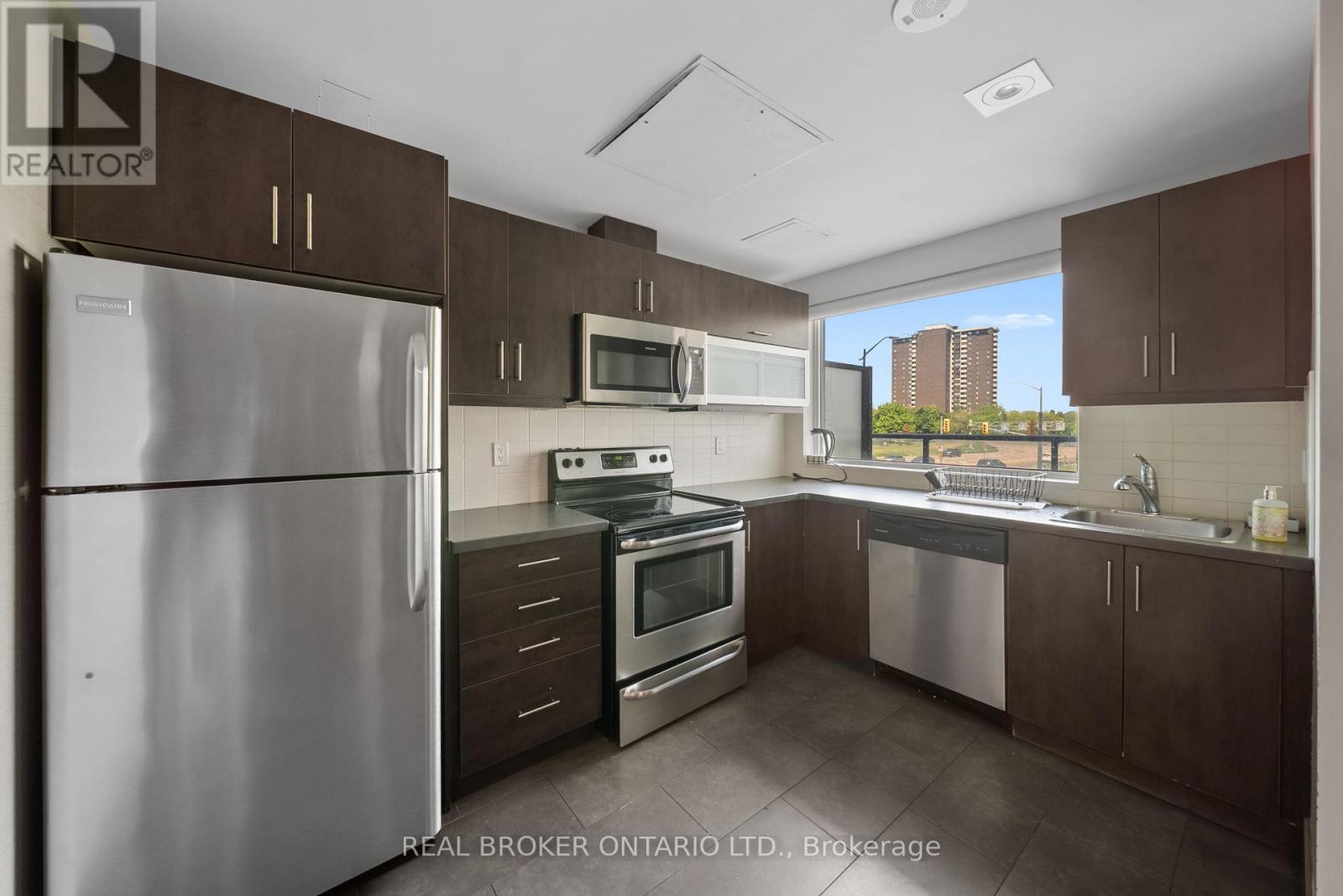#3010 2015 SHEPPARD AVENUE E - Image 29