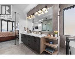 466 Swan Drive, Kelowna, BC V1W5L9 Photo 42