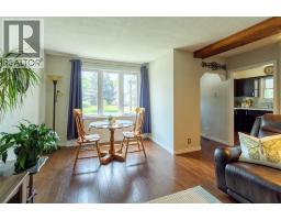 Living room - 314 Cameron Street, Sarnia, ON N7T4B5 Photo 12