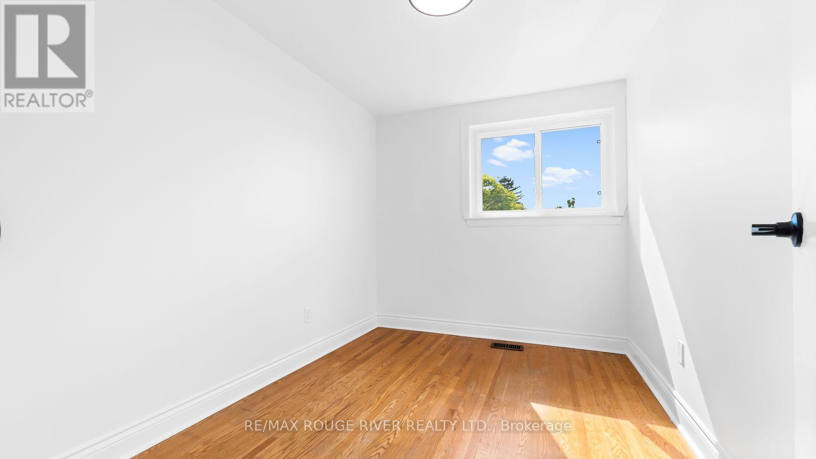 #99 925 BAYLY STREET - 25