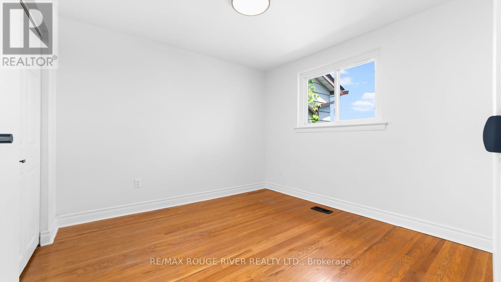 #99 925 BAYLY STREET - Image 27