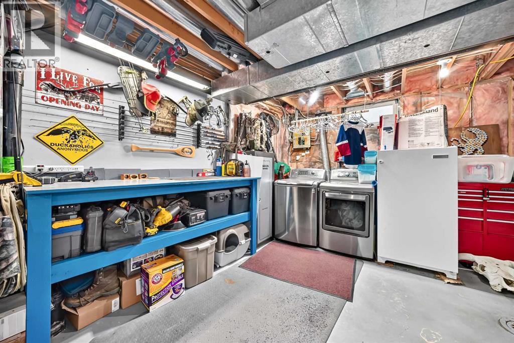 111 Midbend Place SE - 24