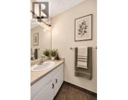 111 Midbend Place Se, Calgary, AB T2X2J7 Photo 14