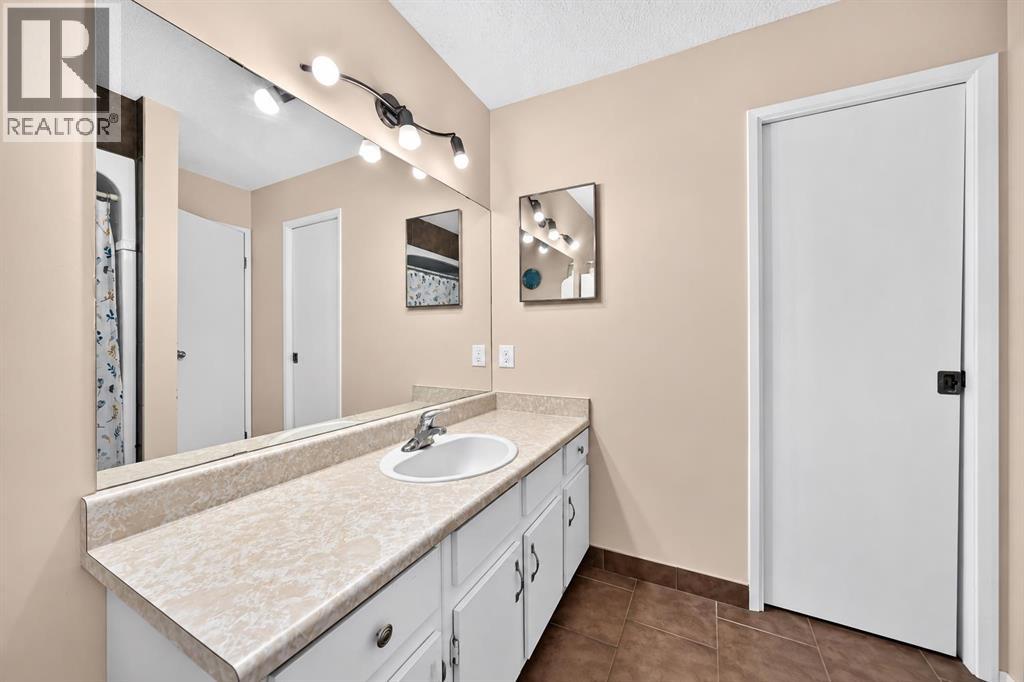 111 Midbend Place SE - 20