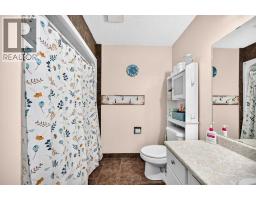111 Midbend Place Se, Calgary, AB T2X2J7 Photo 18