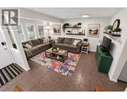 111 Midbend Place Se, Calgary, AB T2X2J7 Photo 13