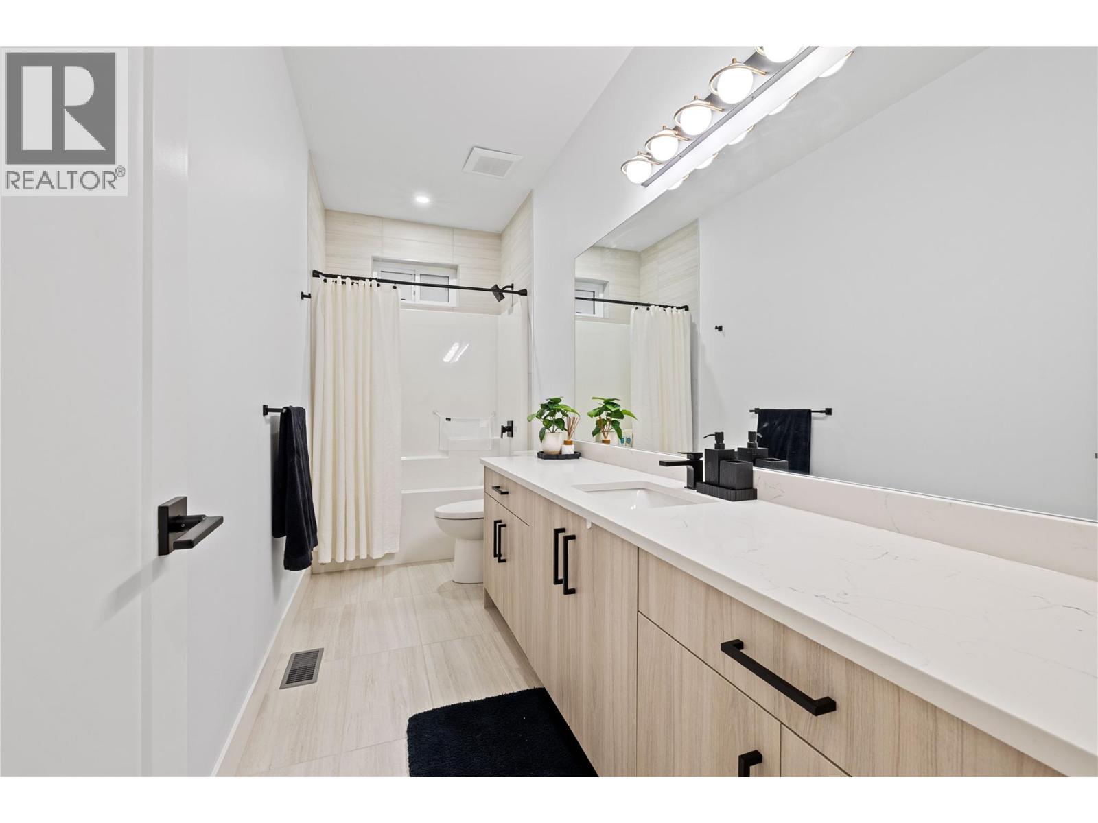  389 Moubray Road, Kelowna