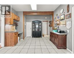 Family room - 250 3rd Avenue E, Gravelbourg, SK S0H1X0 Photo 10
