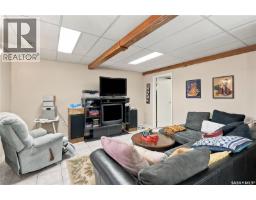 250 3rd Avenue E, Gravelbourg, SK S0H1X0 Photo 28
