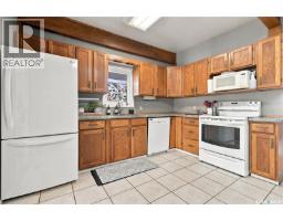 Bedroom - 250 3rd Avenue E, Gravelbourg, SK S0H1X0 Photo 9