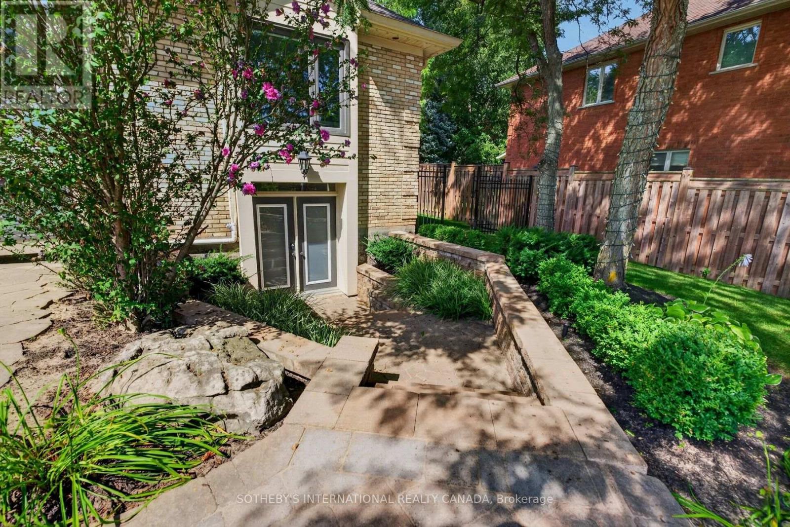 1393 HAZELTON BOULEVARD - 32