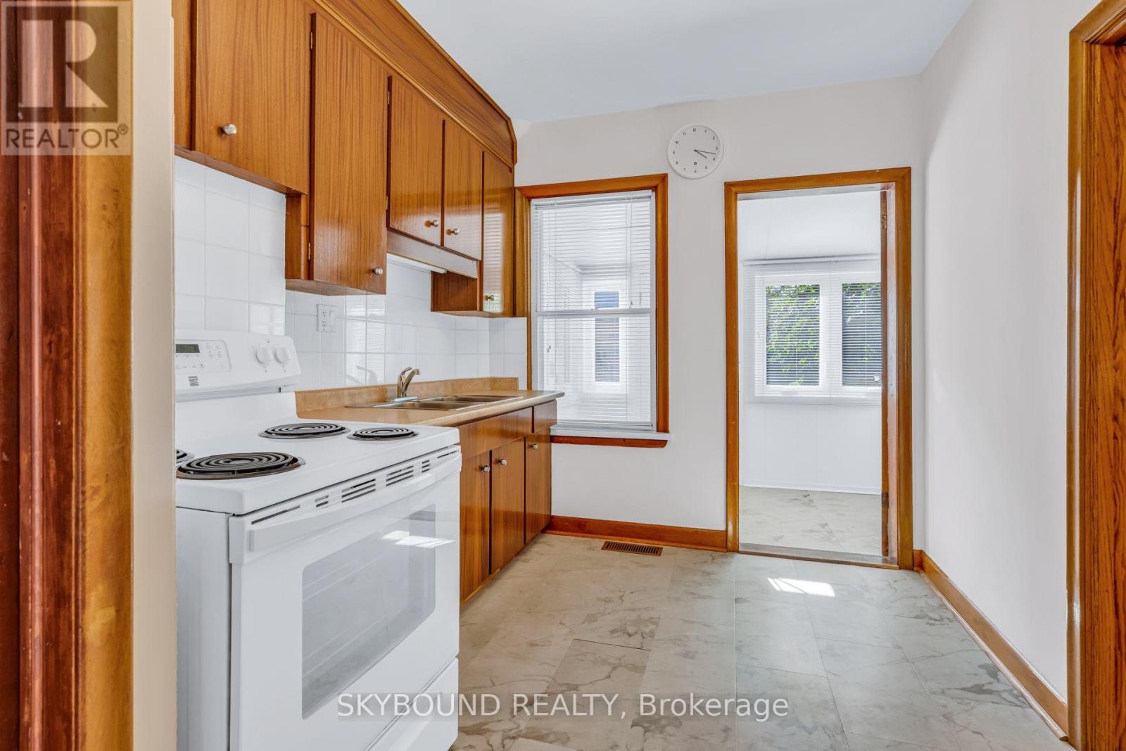 30 WOODMOUNT AVENUE - 13