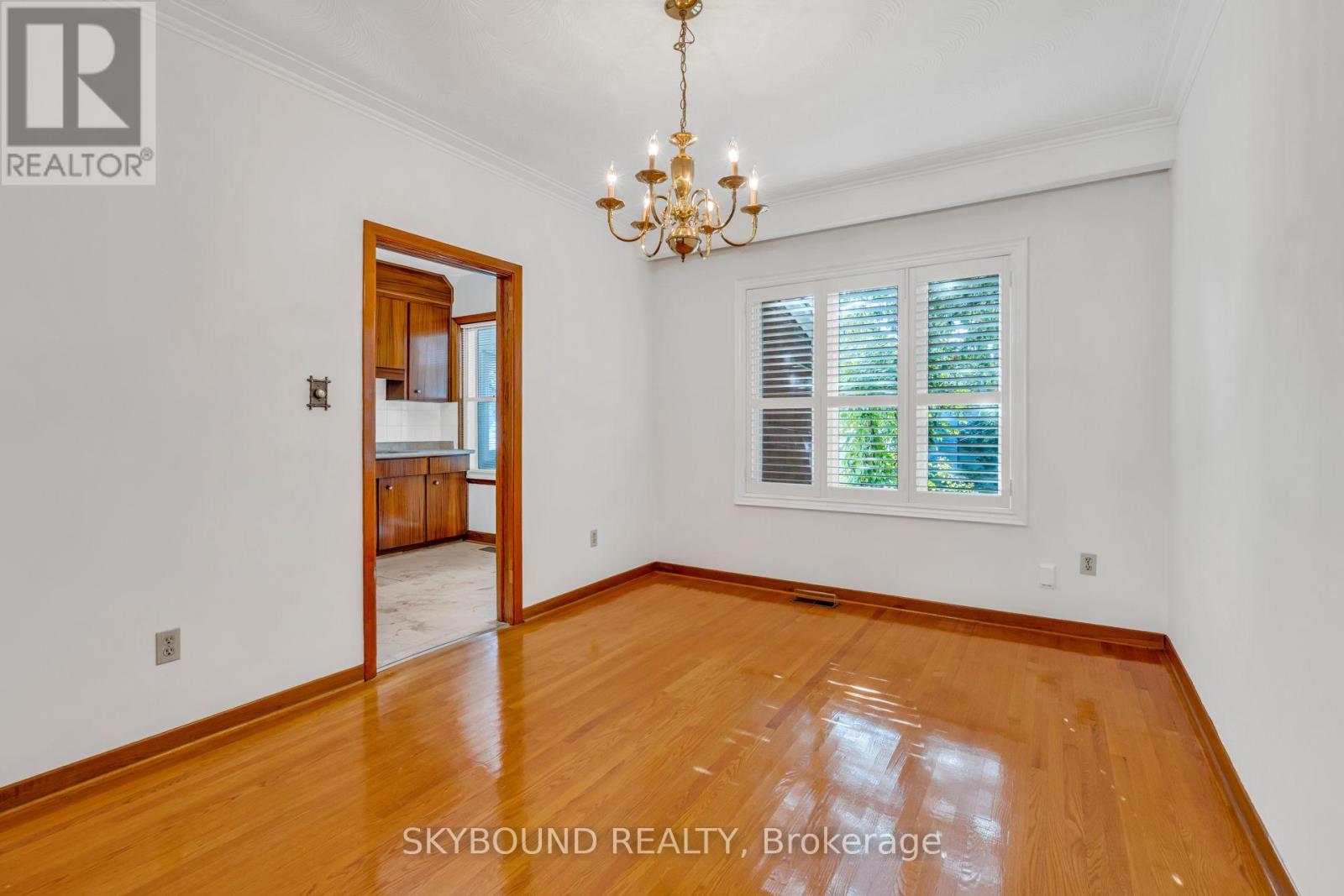 30 WOODMOUNT AVENUE - 11