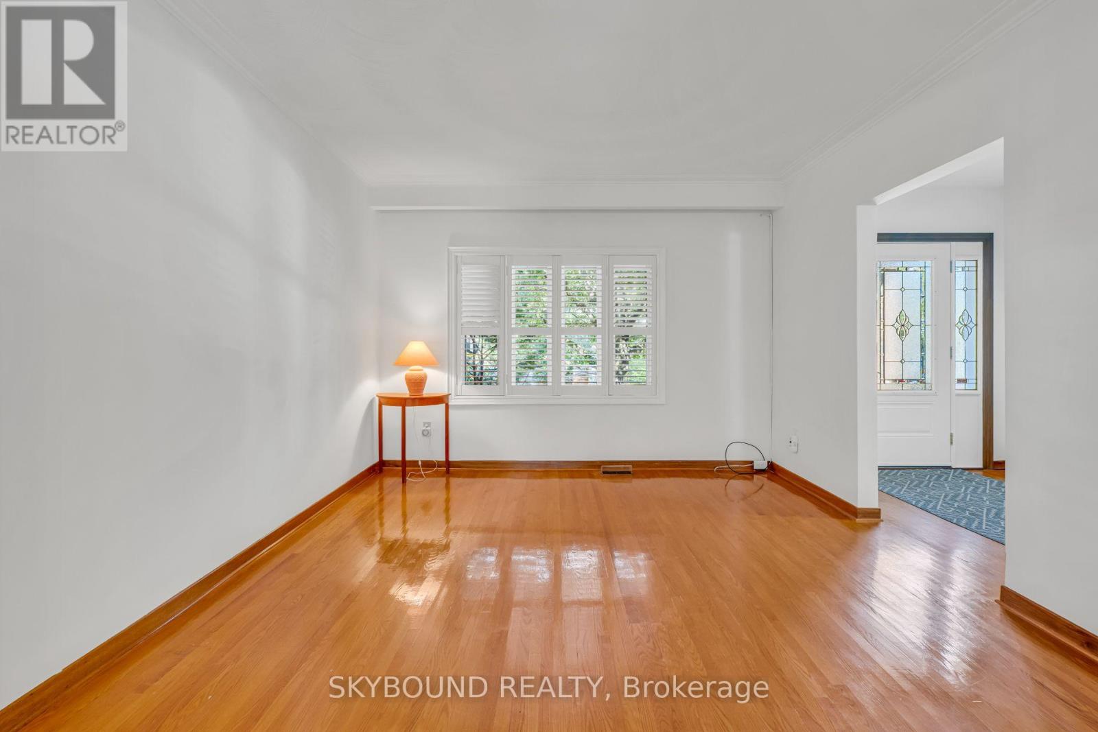 30 WOODMOUNT AVENUE - 7