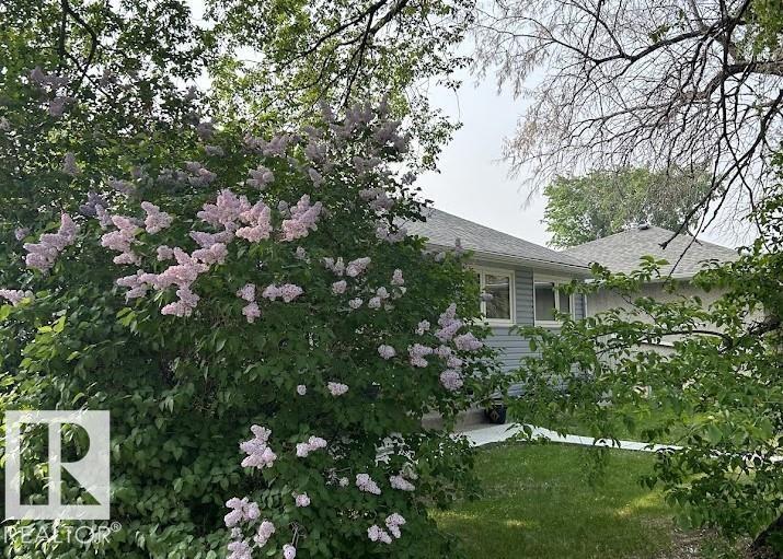 7032 81 ST NW - 28