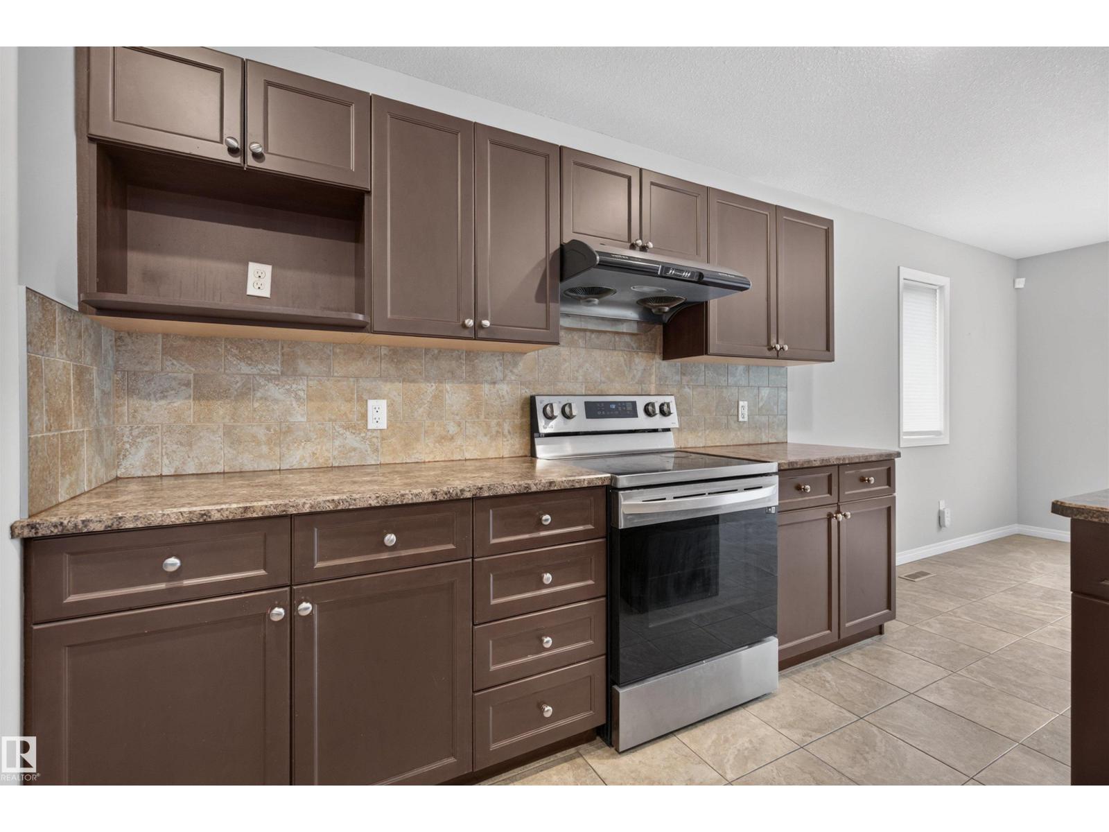 11910 93 ST NW - 8