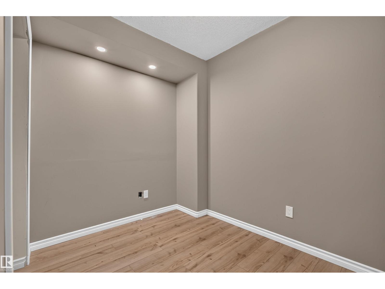 11910 93 ST NW - 35
