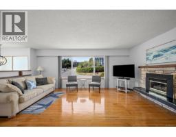 Family room - 178 Rodello St, Comox, BC V9M1V2 Photo 10