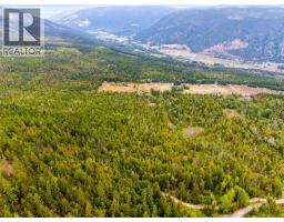 4pc Bathroom - 5089a Cedar Hill Road, Falkland, BC V0E1W0 Photo 10