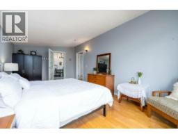 1201 Kelglen Crescent, Kelowna, BC V1Y6K4 Photo 12