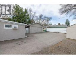 1201 Kelglen Crescent, Kelowna, BC V1Y6K4 Photo 21