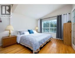 1201 Kelglen Crescent, Kelowna, BC V1Y6K4 Photo 14
