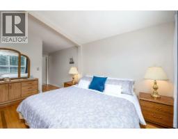 1201 Kelglen Crescent, Kelowna, BC V1Y6K4 Photo 16
