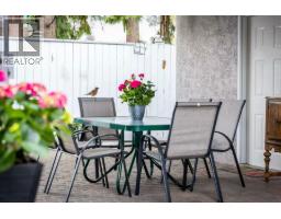 1201 Kelglen Crescent, Kelowna, BC V1Y6K4 Photo 17
