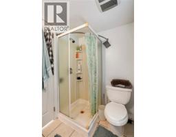 Bathroom - 877 Admirals Rd, Esquimalt, BC V9A2P1 Photo 12
