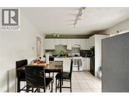 Kitchen - 877 Admirals Rd, Esquimalt, BC V9A2P1 Photo 20