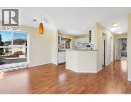 Living room - 401 445 Cook St, Victoria, BC V8V3Y2 Photo 8