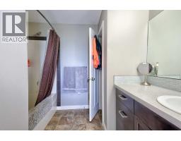 611 Robinson Avenue, Penhold, AB T0M1R0 Photo 27