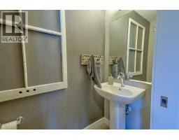 611 Robinson Avenue, Penhold, AB T0M1R0 Photo 21