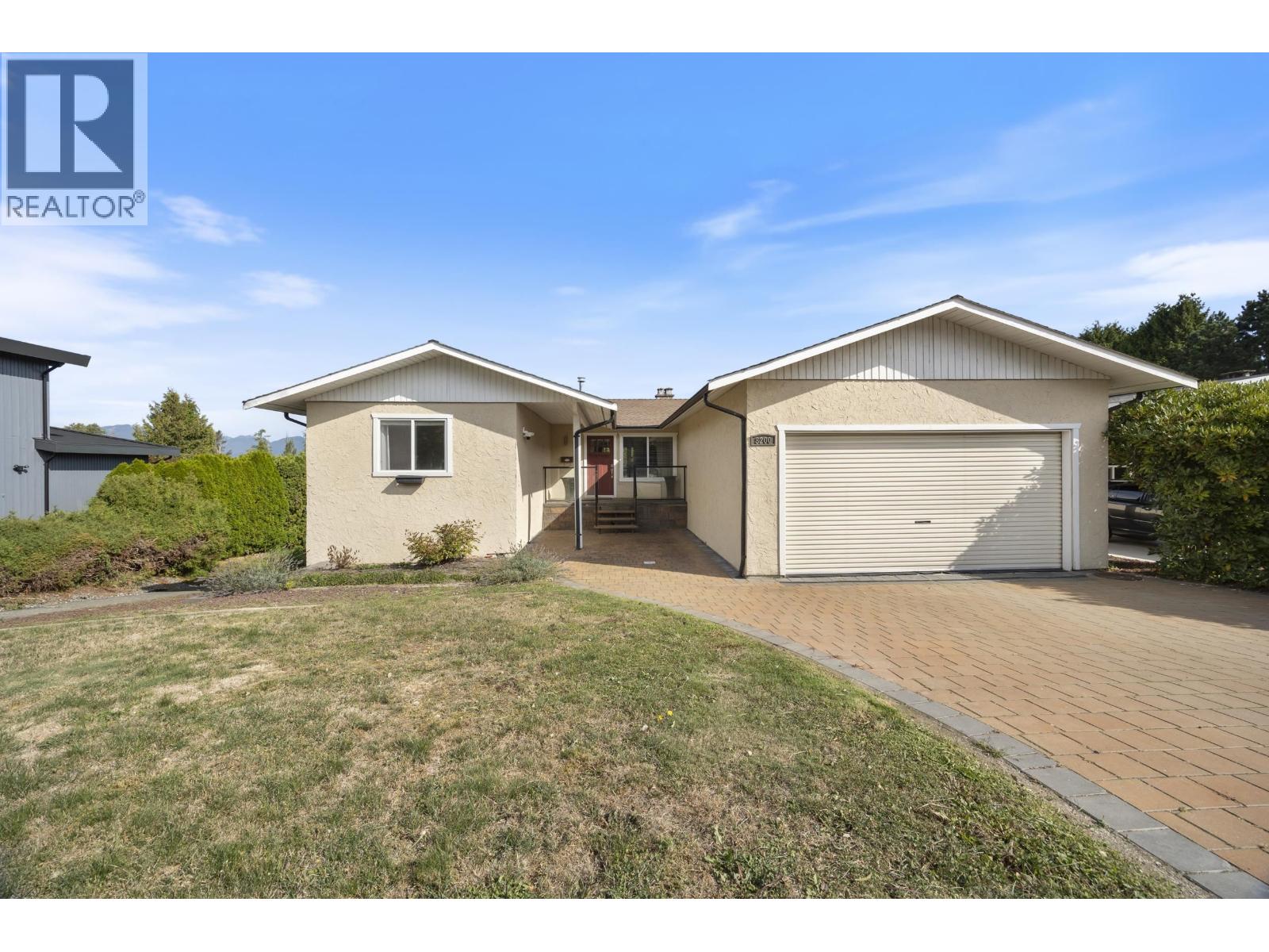 8200 BURNFIELD CRESCENT