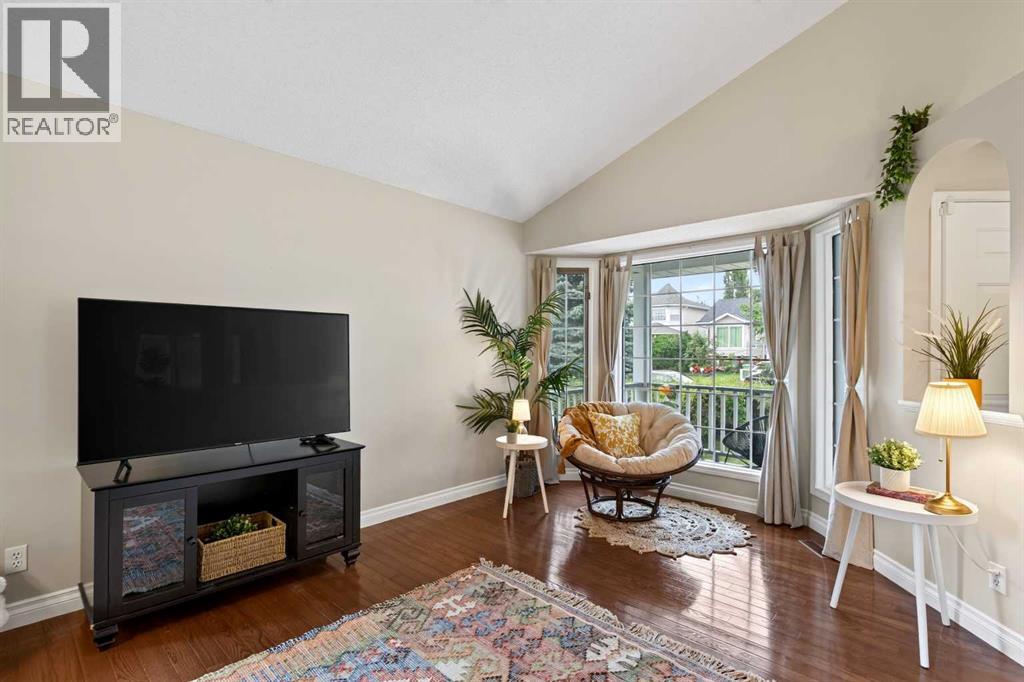 15 Sunridge Crescent NW - Image 18