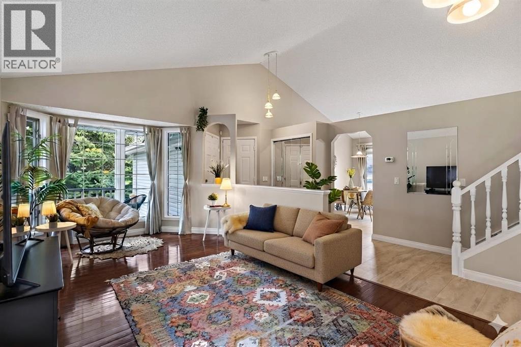 15 Sunridge Crescent NW - 17