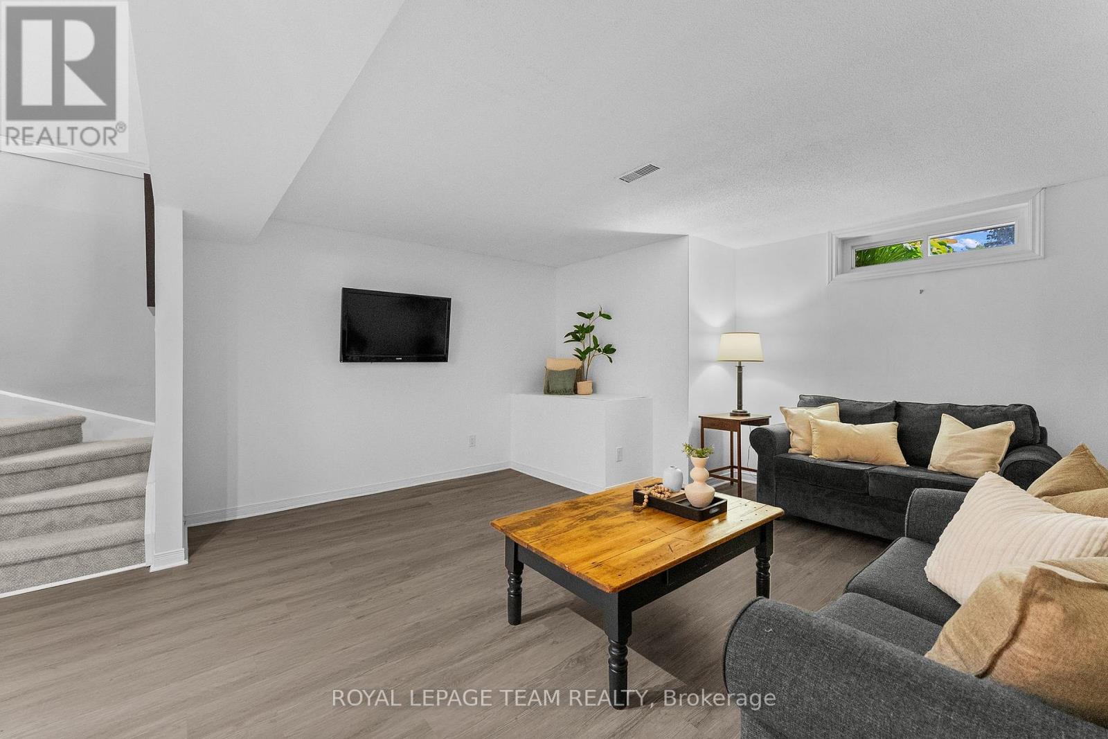 20 PICKWICK DRIVE photo 27