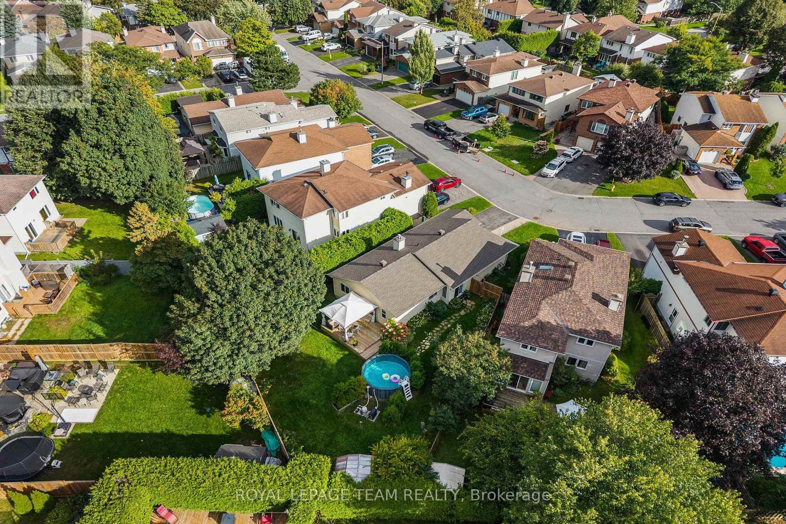 20 PICKWICK DRIVE photo 41