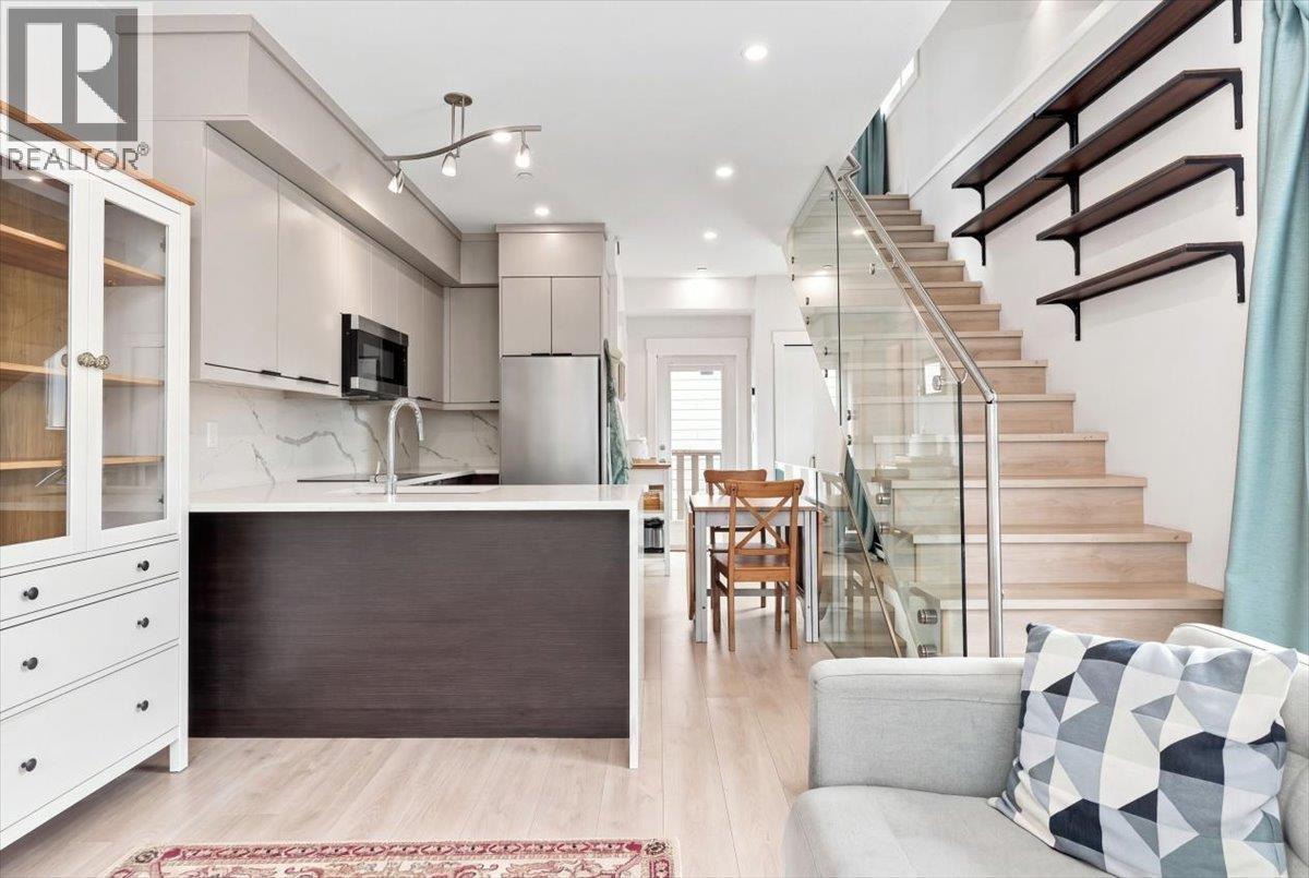 226 E 8TH STREET, North Vancouver