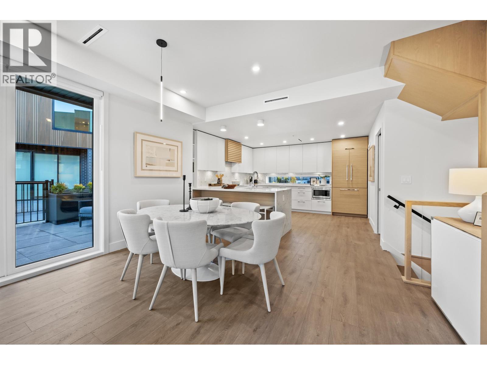 3140 WOODBINE DRIVE, North Vancouver
