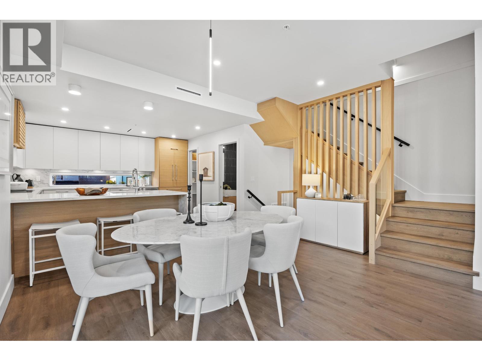 3140 WOODBINE DRIVE, North Vancouver