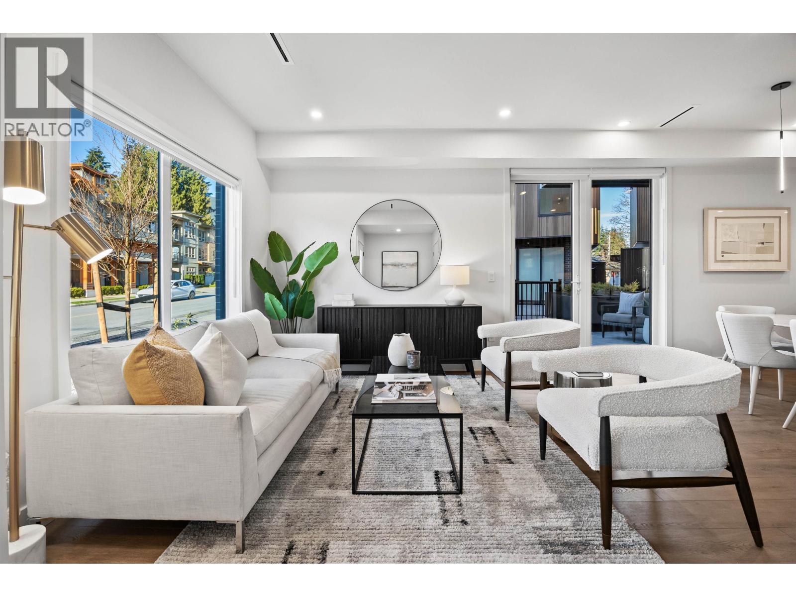3140 WOODBINE DRIVE, North Vancouver