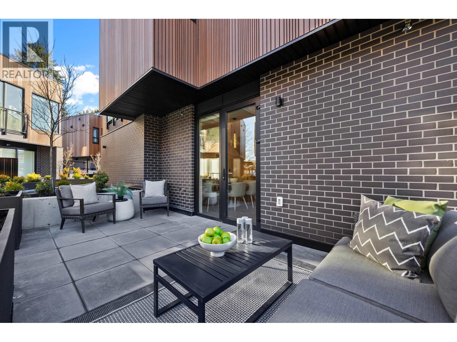 3140 WOODBINE DRIVE, North Vancouver
