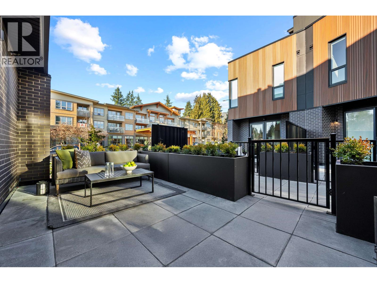 3140 WOODBINE DRIVE, North Vancouver