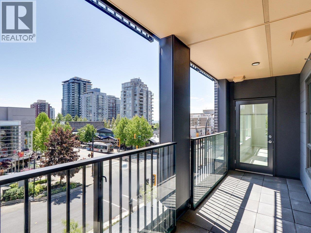 304 110 E 17TH STREET, North Vancouver - Image 1
