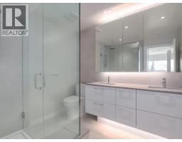 304 110 E 17th Street, North Vancouver, BC V7L0K4 Photo 12