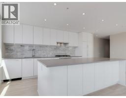 304 110 E 17th Street, North Vancouver, BC V7L0K4 Photo 7